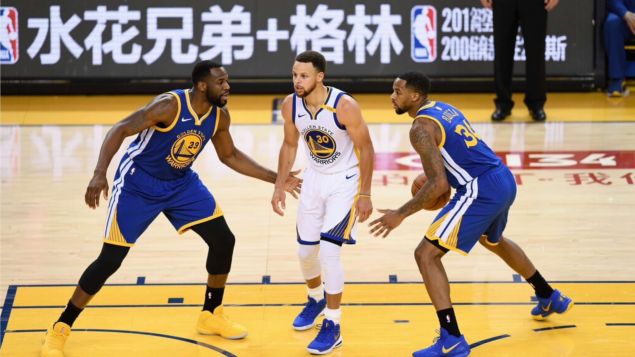 以经典案例举例，2016年NBA勇士经历了一波20连胜期间，“水花兄弟+格林”不