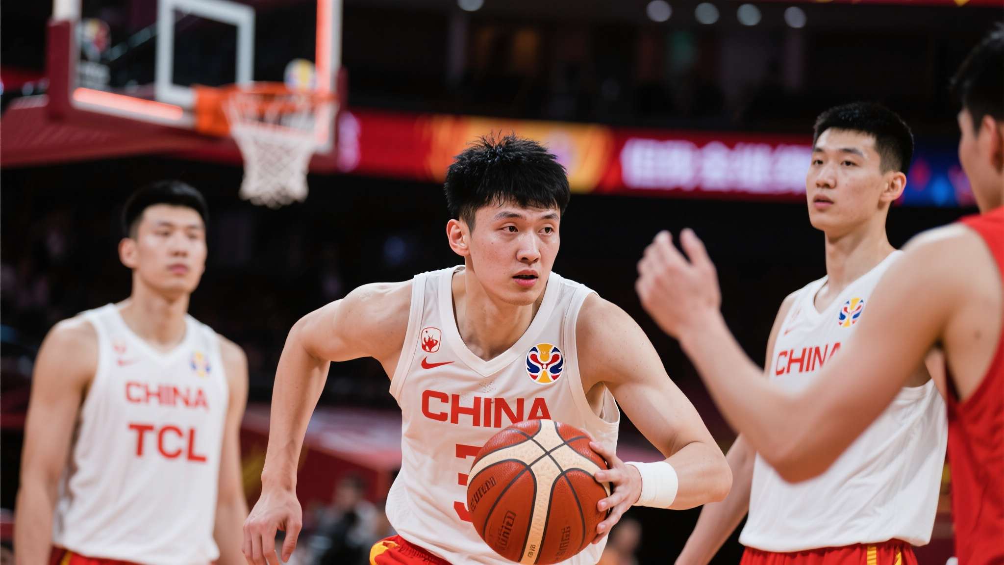 杨瀚森首节登场5分15秒 结合过往,中国男篮历史不少新星因舆论压力未能真正兑现才华。例如某些同期长人,他们